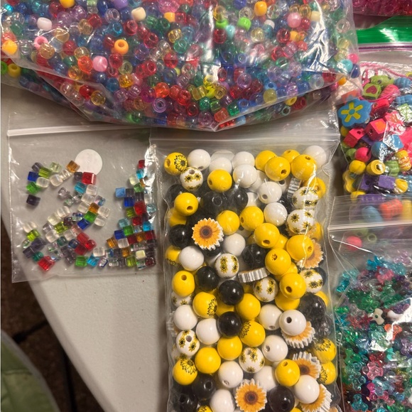 Colorful Bead & Button Collection 4lbs+ - Picture 3 of 9